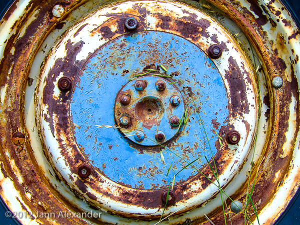rusty-truck-wheel